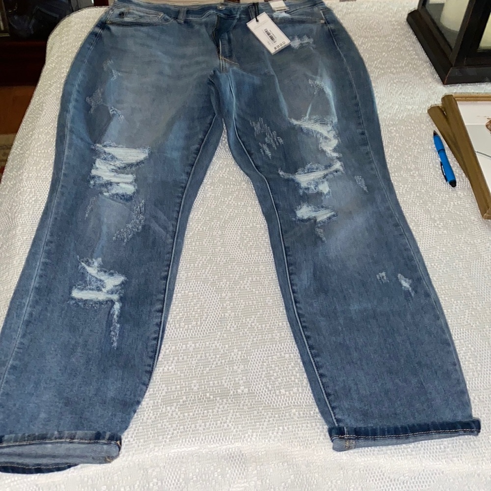Judy blue boyfriend mid rise distressed front